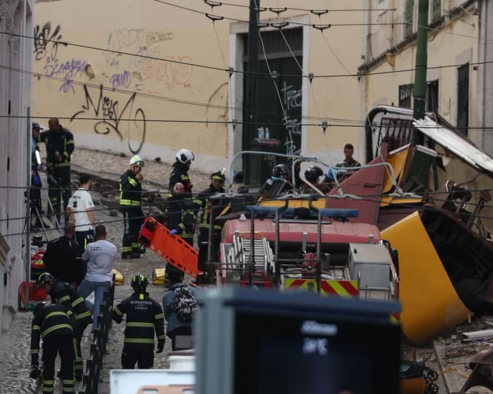 u-tsentri-lisabona-funikuler-ziishov-z-reiok-try-liudyny-zahynuly-shche-20-postrazhdaly