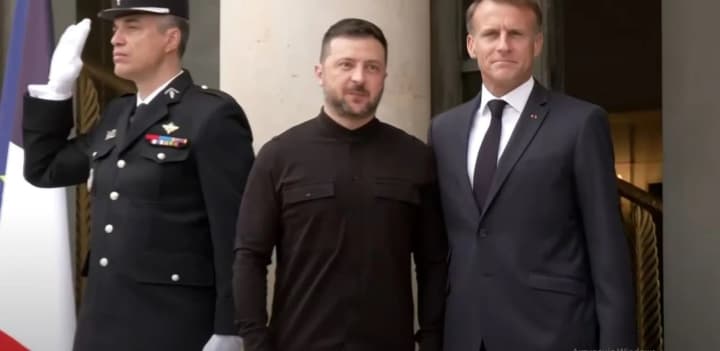 zelenskyy-arrived-at-the-elysee-palace-for-the-coalition-of-the-willing-meeting