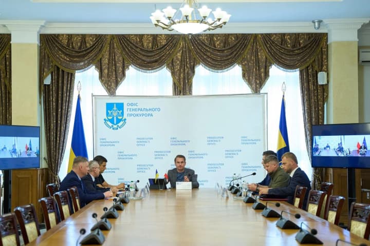 kozhen-dokaz-staie-chastynoiu-fundamentu-dlia-spetsialnoho-trybunalu-kravchenko-obhovoryv-iz-ministrom-yustytsii-henprokurorom-polshchi-spivpratsiu-v-ramkakh-icpa