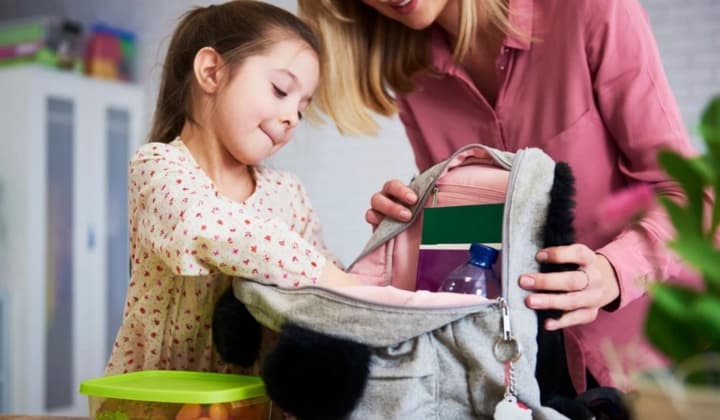 pakunok-shkoliara-zapustyly-onlain-mapu-mahazyniv-de-mozhna-vytratyty-dopomohu