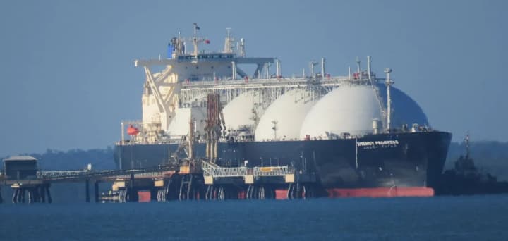 vtoroi-tanker-s-rossiiskim-gazom-prishvartovalsya-v-portu-kitaya-reuters