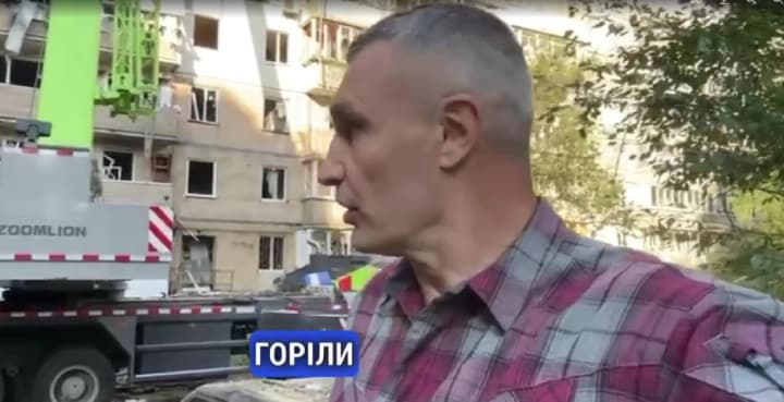 zhinka-ta-nemovlia-zahynuly-cherez-masovanu-ataku-v-kyievi-mer-mista