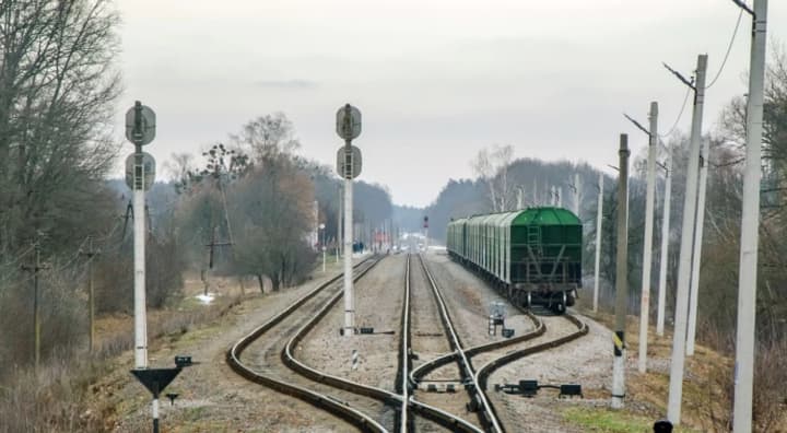 ukrzaliznytsia-confirmed-the-invaders-strike-on-infrastructure-in-poltava-region-but-added-that-restoration-has-already-begun