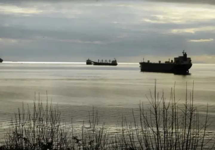 sanctions-not-working-expansion-of-russias-shadow-fleet-of-oil-tankers-continues-reuters