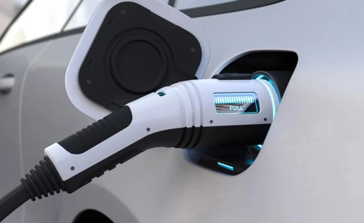 v-ukraini-zrostaie-populiarnist-elektromobiliv-za-serpen-maizhe-8-tys-avto-na-akumuliatorakh-dodano-u-vitchiznianyi-avtopark