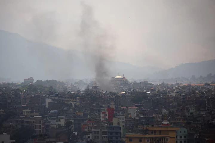 besporyadki-v-nepale-chto-izvestno-o-sudbe-zheni-eks-premer-ministra-strani