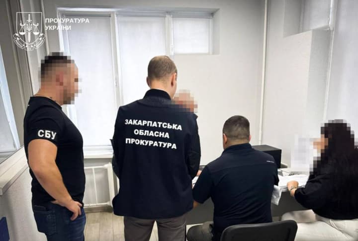 deputat-raisoveta-zakarpatya-prichastnii-k-rastrate-84-mln-grn-na-remonte-dorogi-poluchil-podozrenie