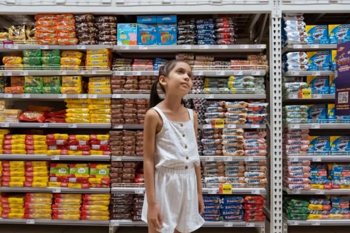 vpervie-v-mire-uroven-ozhireniya-detei-i-podrostkov-previsil-uroven-defitsita-vesa-yunisef