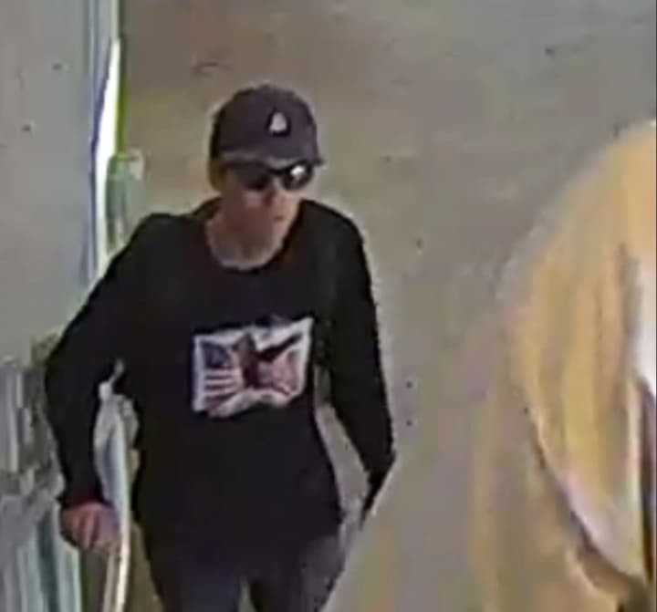 fbi-showed-photos-of-suspect-in-charlie-kirks-murder