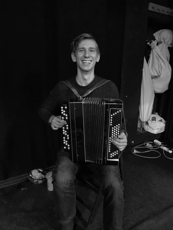 na-voine-pogib-lvovskii-akter-teatrov-andrei-sinishin