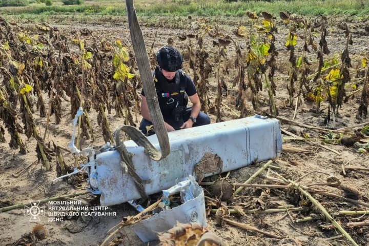 in-kyiv-oblast-they-were-harvesting-sunflowers-and-found-a-missile-with-a-warhead-ses