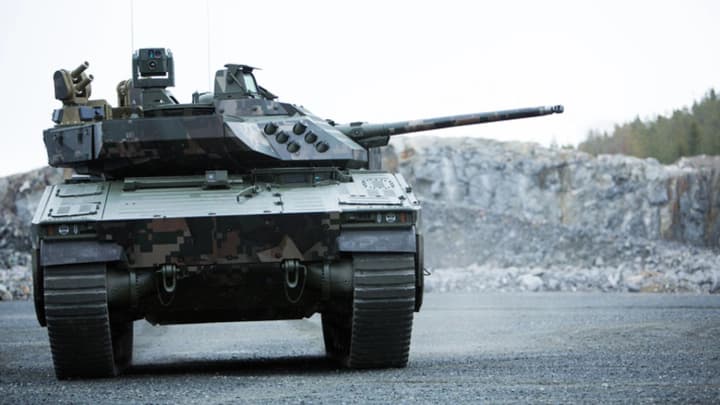 ukraina-pryiednalasia-do-klubu-krain-operatoriv-bmp-cv90