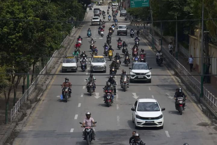 pislia-masovykh-protestiv-u-nepal-povernuvsia-spokii-u-stolytsi-skasuvaly-komendantsku-hodynu