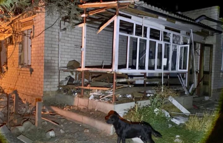 vrag-atakoval-zaporozhe-nochyu-odna-iz-obshchin-ostalas-bez-sveta-goryat-chastnie-doma