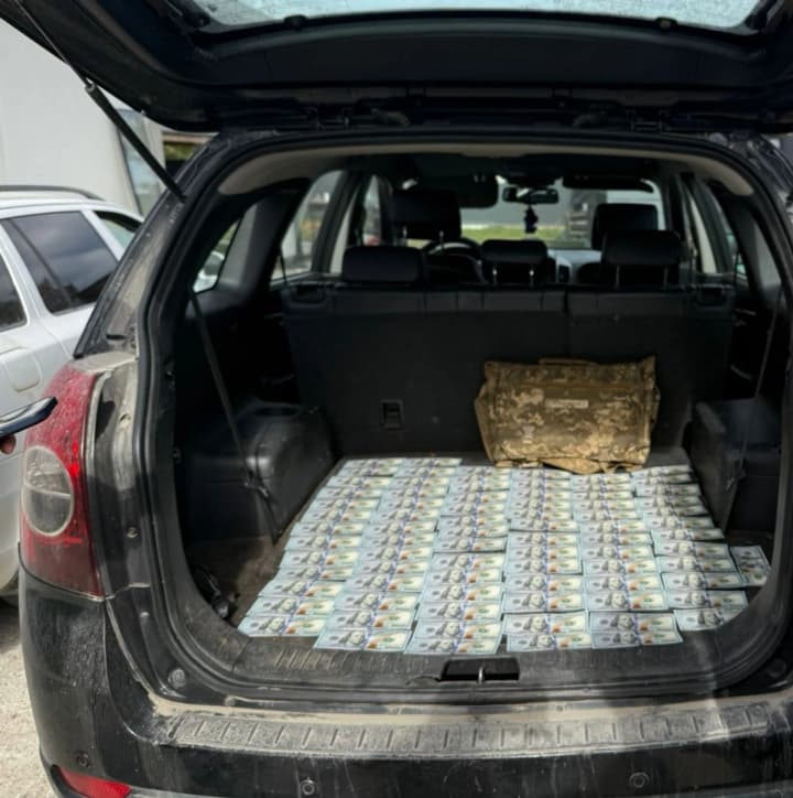 stole-and-sold-almost-30-tons-of-fuel-from-a-military-unit-a-group-of-servicemen-detained-in-kyiv-region