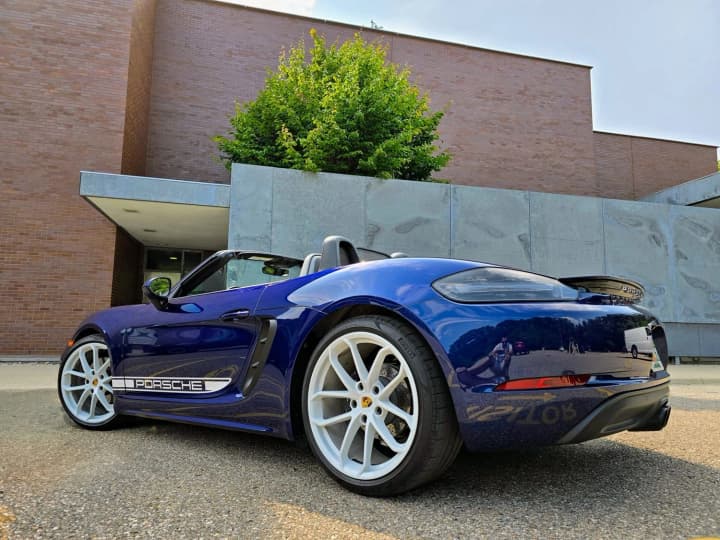 porsche-hotuie-elektrychni-boxster-i-cayman-shcho-vidomo