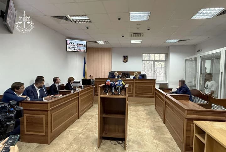 cherhova-sproba-manipuliatsii--kravchenko-pro-kaiattia-obvynuvachenoho-u-vbyvstvi-pidlitka-na-funikuleri