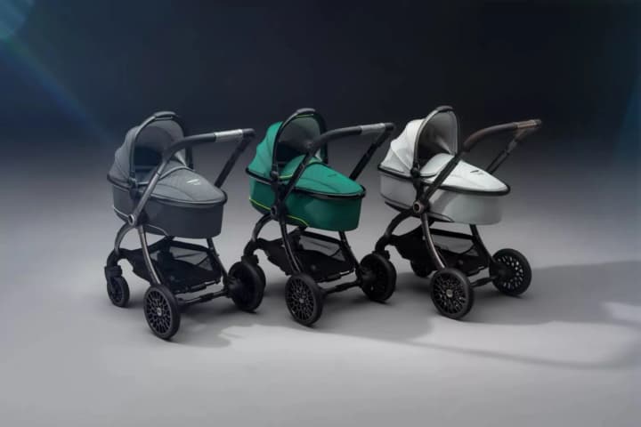 aston-martin-and-egg-create-a-luxury-baby-stroller-for-dollar3000