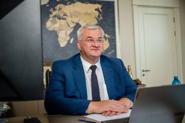 viezdnim-konsulskim-obsluzhivaniem-vospolzovalis-bolee-1-tis-ukraintsev-za-granitsei-s-nachala-sentyabrya-sibiga