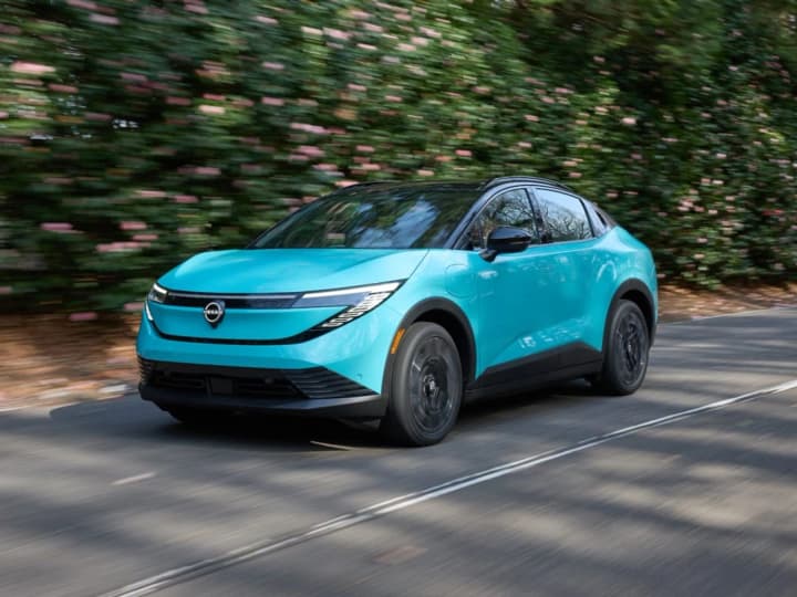 novyi-nissan-leaf-zitknuvsia-z-problemamy-shche-do-vypusku-u-chomu-prychyna