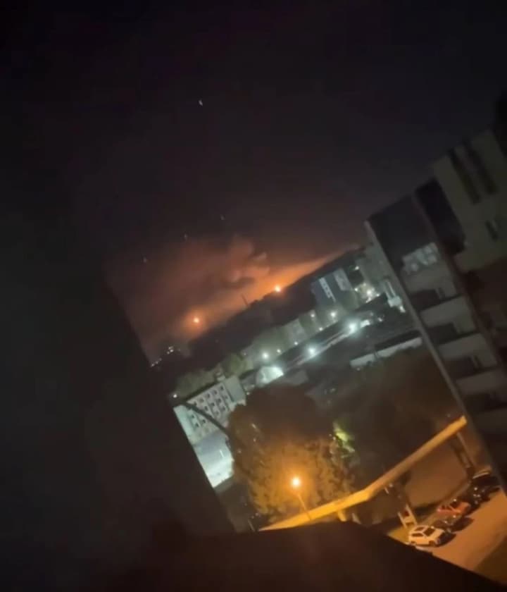 unknown-drones-attack-saratov-at-least-11-explosions-reported