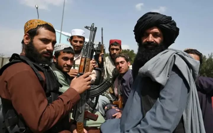 taliban-vidkhylyv-vymohu-trampa-povernuty-aviabazu-bahram-pid-kontrol-ssha-bloomberg