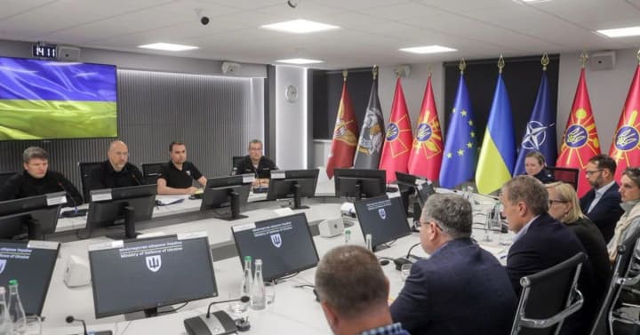 shmyhal-obhovoryv-iz-delehatsiieiu-konhresu-ssha-posylennia-oboronozdatnosti-ta-uhodu-shchodo-droniv