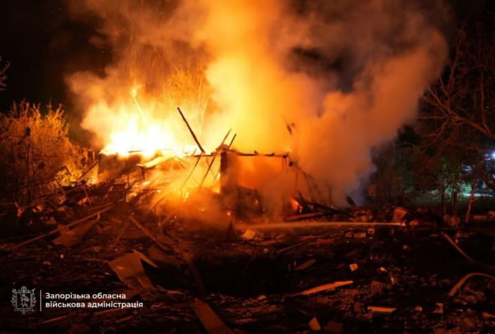 voiska-rf-atakovali-zaporozhe-shestyu-upravlyaemimi-aviabombami-pod-zavalami-mozhet-bit-chelovek