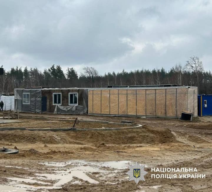 dyrektor-kompanii-pryvlasnyv-maizhe-4-mln-hrn-vydilenykh-na-modulni-budynky-na-kyivshchyni