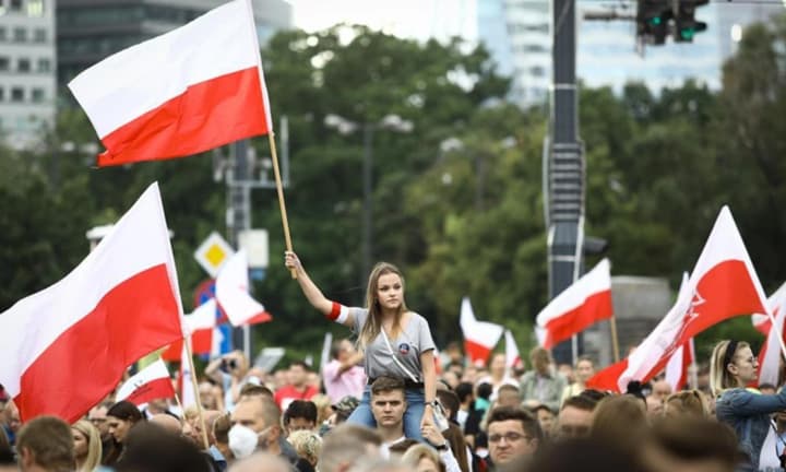 maizhe-polovyna-poliakiv-vvazhaiut-shcho-ukraina-maie-pohodytys-na-vtratu-terytorii-dlia-zakinchennia-viiny