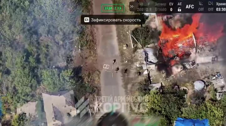 na-donechchyni-rosiiany-rozstrilialy-simiu-tsyvilnykh-i-zakhopyly-v-zaruchnyky-dytynu-viiskovi