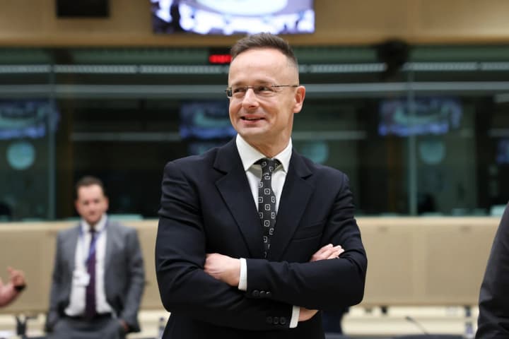 hungary-will-not-give-up-russian-oil-even-if-trump-asks