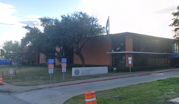 shooting-at-immigration-office-in-us-three-people-wounded-attacker-killed