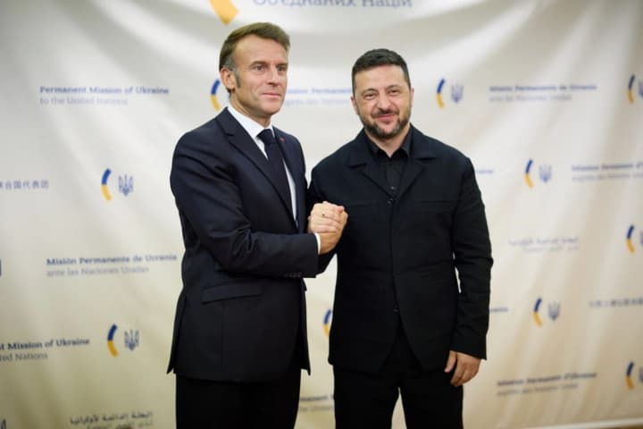 zelenskyi-obhovoryv-z-makronom-posylennia-ppo-ta-vykorystannia-zamorozhenykh-rosiiskykh-aktyviv