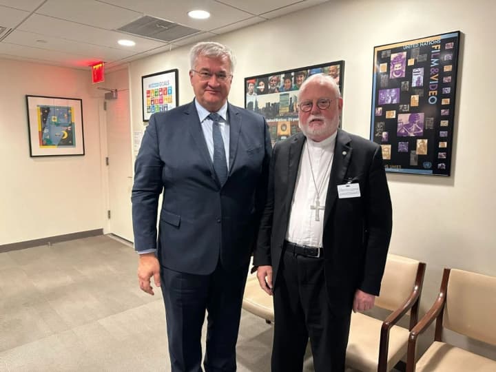 sibiga-obsudil-vozvrashchenie-ukrainskikh-detei-s-sekretarem-svyatogo-prestola