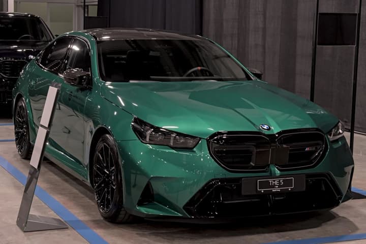 bmw-otzivaet-bolee-130-tisyach-avtomobilei-v-germanii-iz-za-riska-vozgoraniya