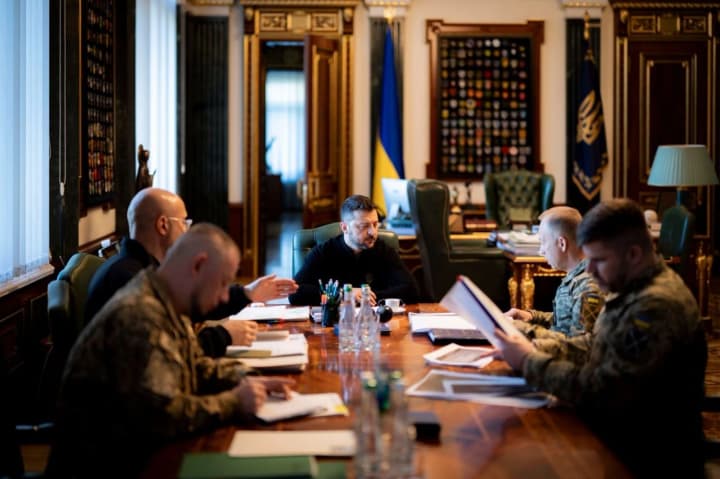 zelenskyi-uhorski-drony-mohly-vesty-rozvidku-promyslovoho-potentsialu-v-prykordonnykh-raionakh-ukrainy