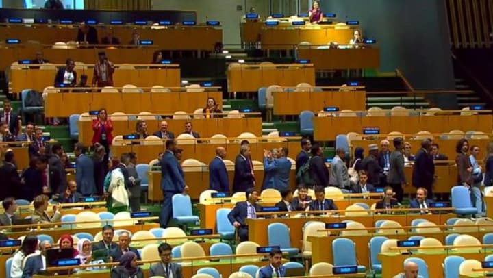 diplomats-massively-left-the-un-assembly-hall-during-the-israeli-prime-ministers-speech