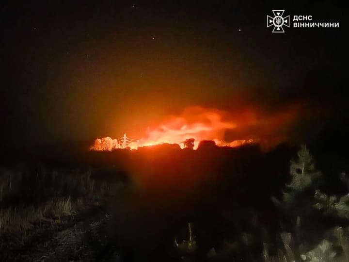 na-vinnychchyni-pislia-ataky-rf-zahasyly-pozhezhu-i-vidnovyly-rukh-poizdiv-pokazaly-naslidky