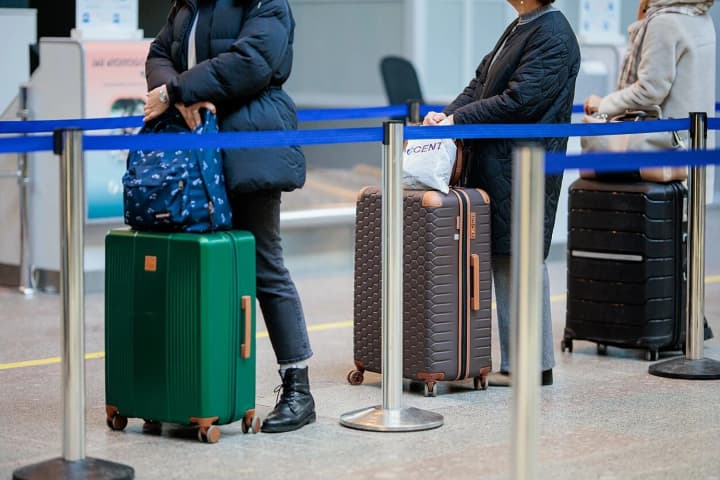 lithuanias-vilnius-airport-suspended-operations-due-to-drones