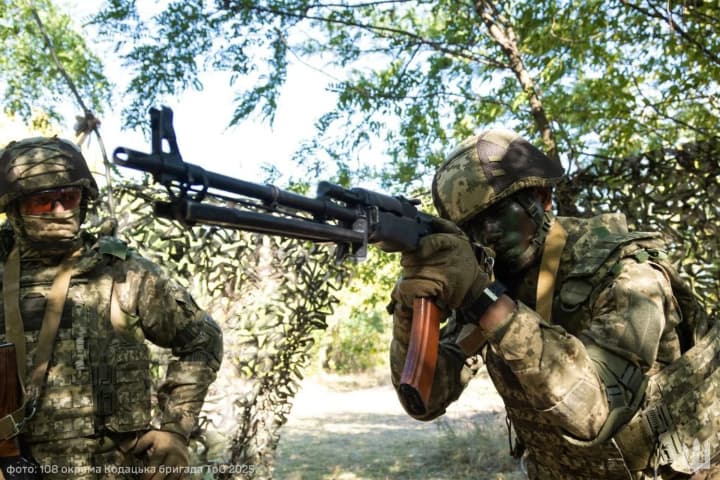 genshtab-82-boevikh-stolknoveniya-na-fronte-vrag-aktivno-deistvuet-na-toretskom-i-pokrovskom-napravleniyakh