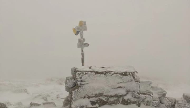 karpaty-nakrylo-snihom-temperatura-povitria-opustylasia-do-3s