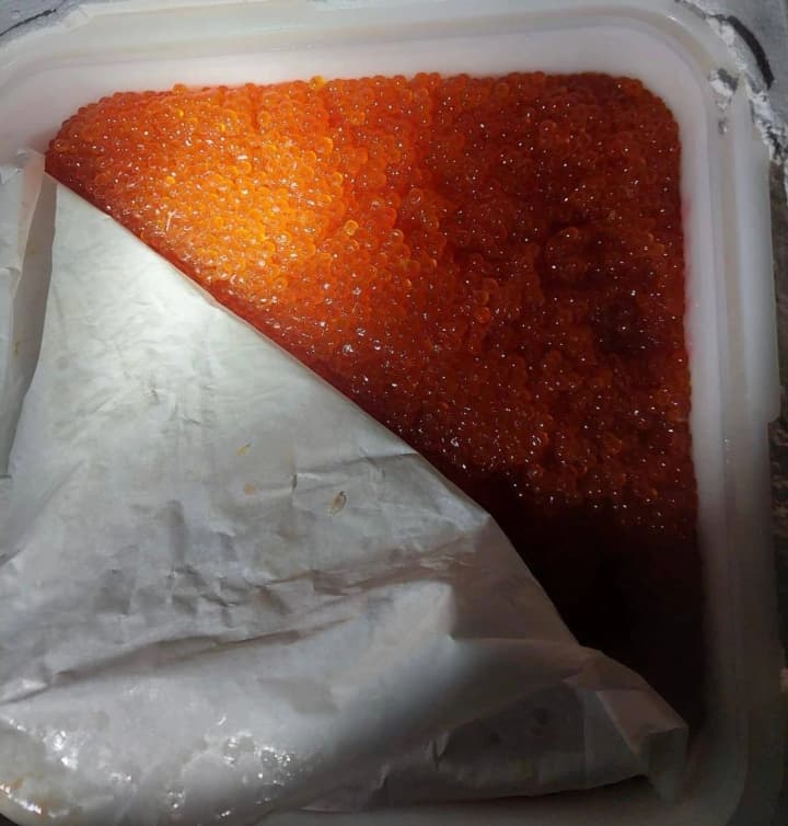 na-kordoni-zupynyly-sprobu-vvezennia-z-yevropy-maizhe-tsentnera-rosiiskoi-ikry-ta-krabiv