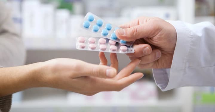 comparing-drug-prices-how-affordable-generics-are-displacing-branded-drugs