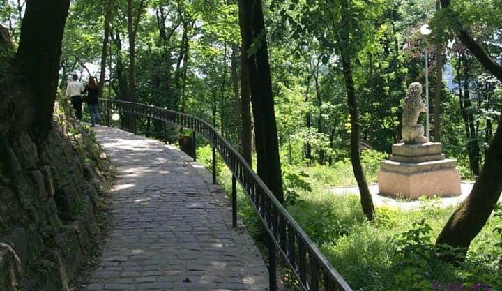 park-pamyatnik-visokii-zamok-vo-lvove-zashchityat-ot-razrushenii-planiruetsya-masshtabnaya-rekonstruktsiya