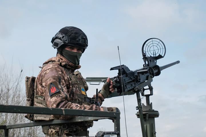 russian-army-suffered-significant-losses-970-servicemen-27-artillery-systems-and-4-tanks-destroyed-in-a-day-general-staff