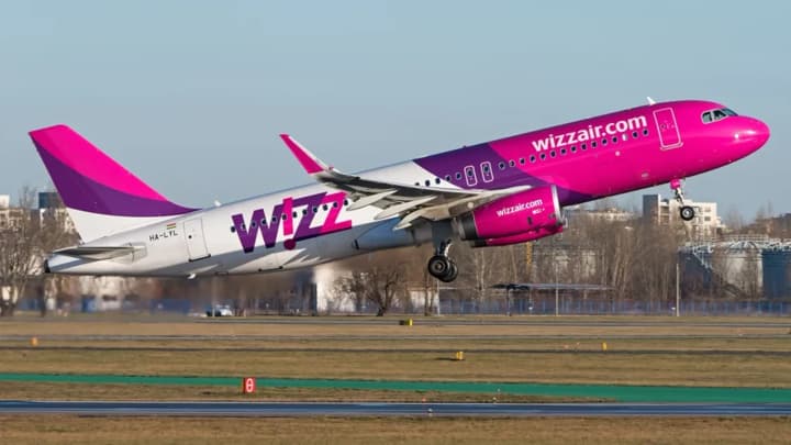 samolet-wizzair-letevshii-v-barselonu-vernulsya-v-aeroport-varshavi-iz-za-tekhnicheskoi-neispravnosti