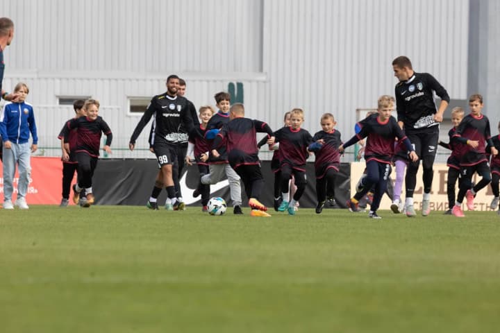 50-proty-11-dity-z-oleksandrii-ta-blahodiina-initsiatyva-pavla-zhuryla-kynuly-vyklyk-profesiinym-futbolistam