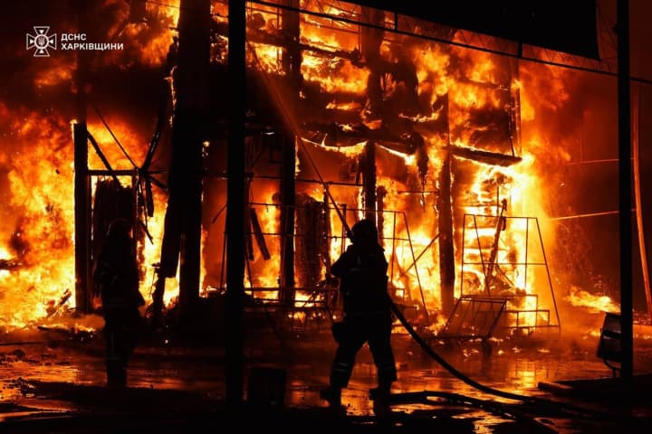 kharkiv-perezhyv-vazhku-nich-rf-atakuvala-kabamy-i-dronamy-postrazhdav-raion-barabashova-sered-6-postrazhdalykh-politseiskyi