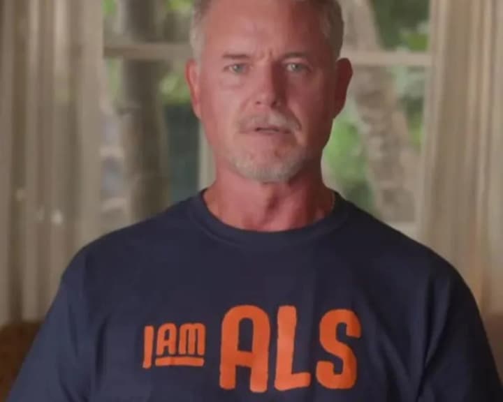 zvezda-seriala-eiforiya-erik-dein-boretsya-s-bas-akter-poyavilsya-v-invalidnoi-kolyaske